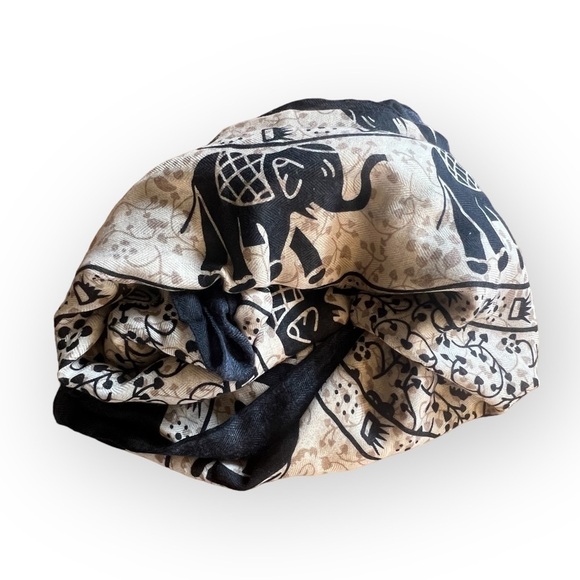 New poly elephant scarf - Picture 3 of 3